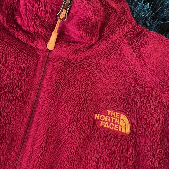 North face - Picture 2 of 3